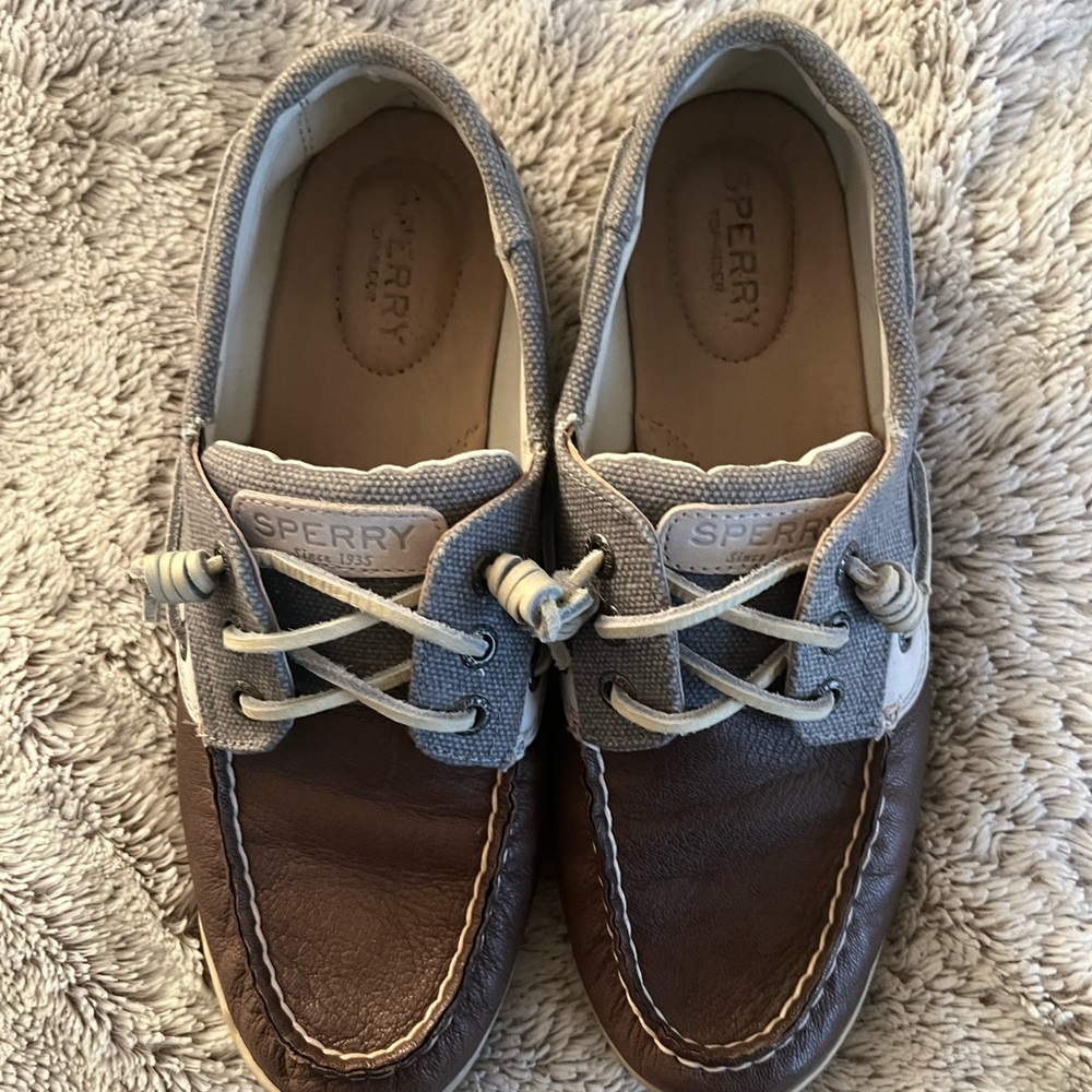 Women’s size 8 Sperry’s
